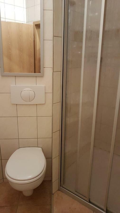 Apartment Im Gruenen Mit Anbindung Ans Zentrum Erfurt Exteriör bild